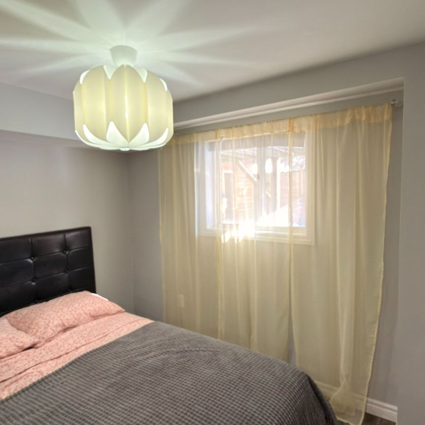 For Lease - 2 PASS Court, Barrie, Ontario - Photo 1