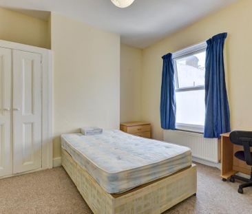 6 bedroom house to rent - Photo 3