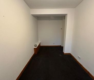 4 bedroom terraced house to rent - Photo 2