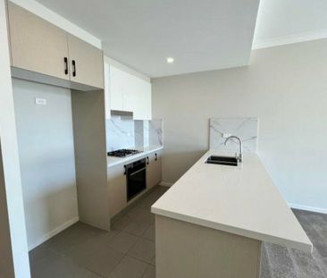 Magnificent Views and Modern Living in Penrith - Photo 3