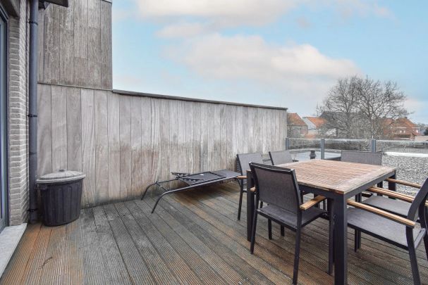 Ruim twee-slaapkamerappartement met terras te Oudenburg - Foto 1