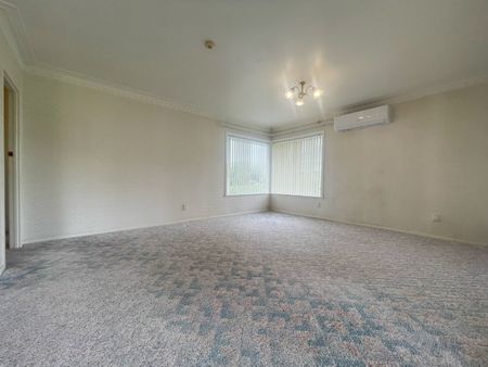 Sunny cozy two bedroom unit in a sought-after Royal Oak. - Photo 3