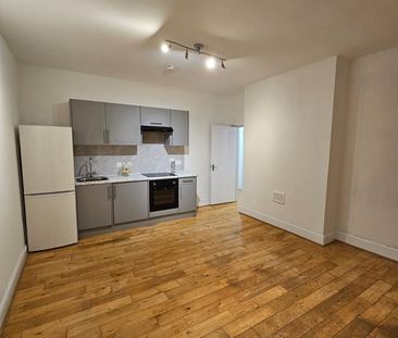 2 Bed Flat, Park Lane, CR0 - Photo 4