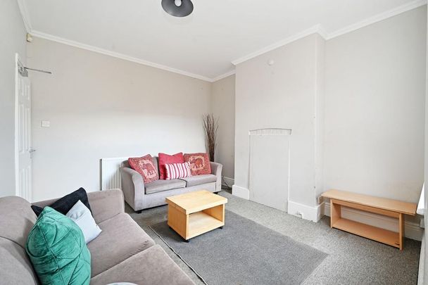 5 bedroom house share to rent - Photo 1