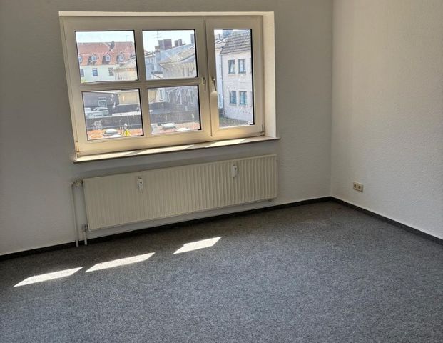 Große 3 Zimmerwohnung im 2.Obergeschoß in zentraler Lage von Wilhelmshaven - Photo 1