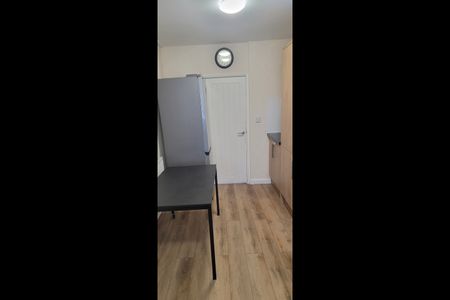 3 Bed Semi-Detached House, Whitmore Road, M14 - Photo 5