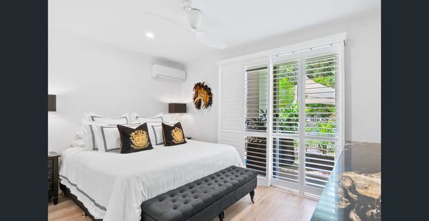 THE PALACE | Palm Cove - Photo 1