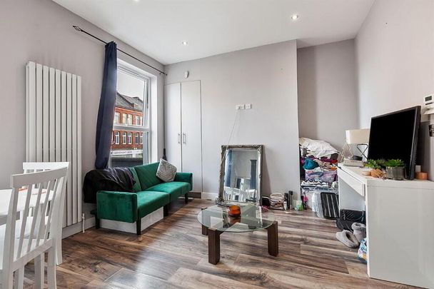Apartment 2 153 Albertbridge Road, Belfast, BT5 4PS - Photo 1
