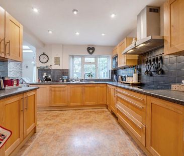 4 bedroom detached house to rent - Photo 6