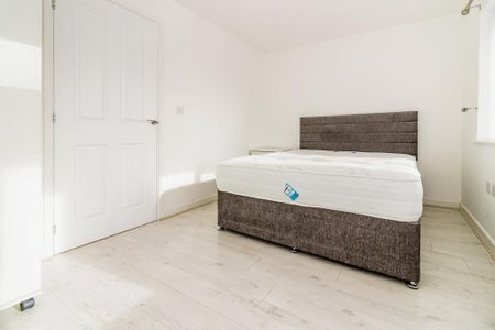 2 bedroom terraced house to rent - Photo 4