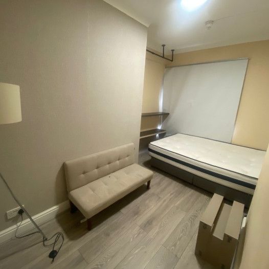 One Bedroom Flat to rent in London - Photo 1