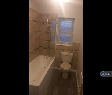 4 bedroom detached house to rent - Photo 4