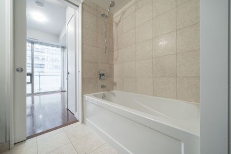 For Lease - 12 York Street Unit# 3109, Toronto, Ontario - Photo 4