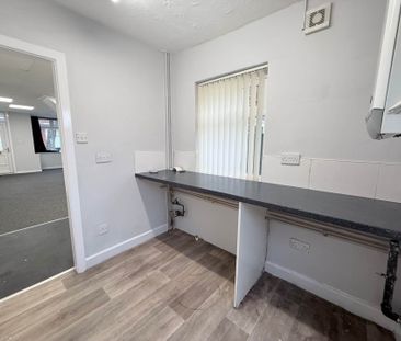 Price £950 pcm - Available Now - Unfurnished - Photo 4