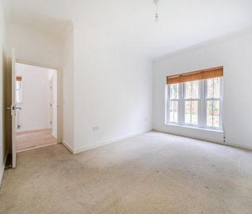 3 bedroom flat to rent - Photo 5