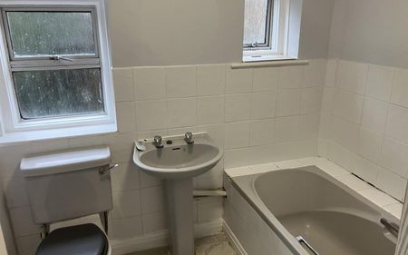 Rugby Road Worthing West Sussex - Photo 3