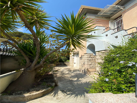 Location Maison 6 pièces 130m² - Photo 3