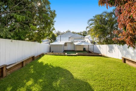 Spacious & Updated Family Home in Prime Dutton Park Location - Photo 3