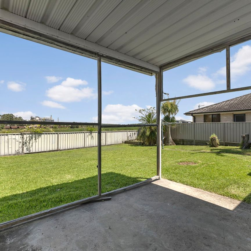 28 Michael Hill Avenue, - Photo 1