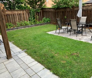 For Lease - 331 Spruce Grove Crescent, Newmarket, Ontario - Photo 4