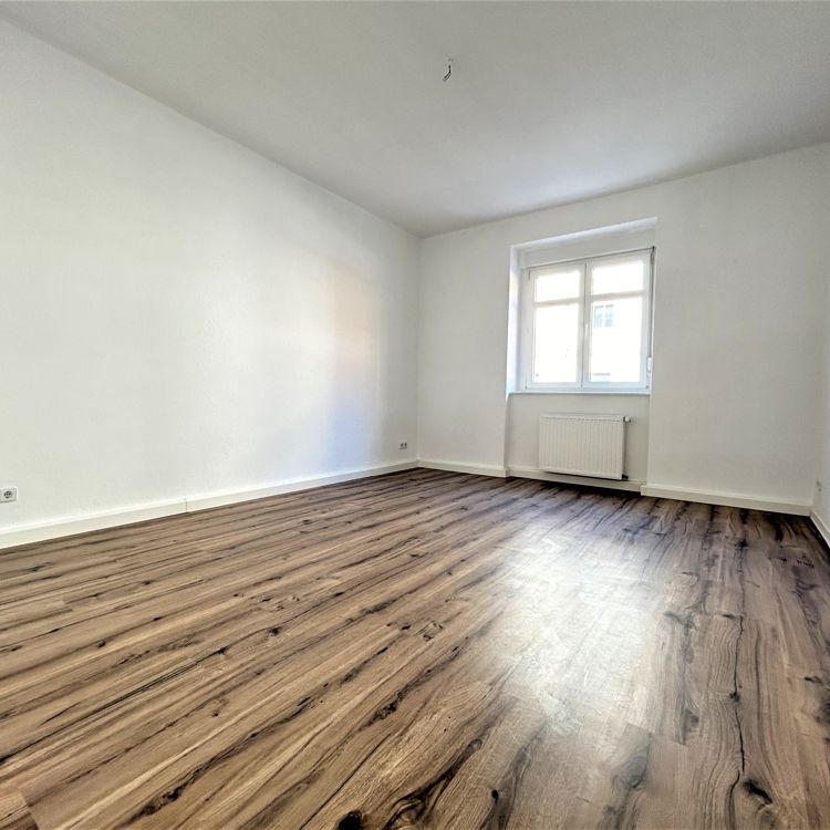 Großzügig geschnittene 2-Zimmer-Wohnung im Erdgeschoss - Photo 1