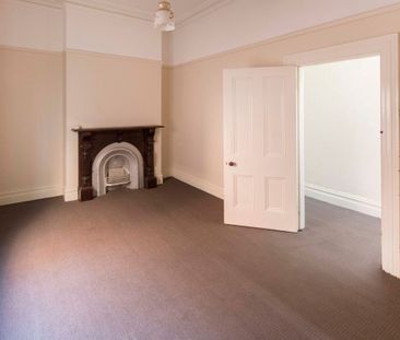 Charming Two-Bedroom Unit in the Heart of Brunswick - Photo 1