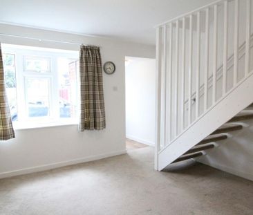 2 bedroom semi-detached house to rent - Photo 2