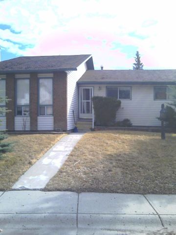 507 Woodside Place Southwest, Calgary - Photo 3