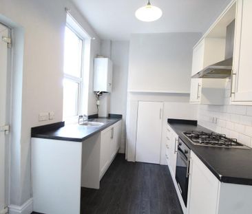 3 bedroom terraced house to rent - Photo 4