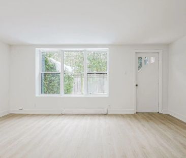 Liberty Court — 3 Bed 1 Bath Modern Townhouse - Photo 6