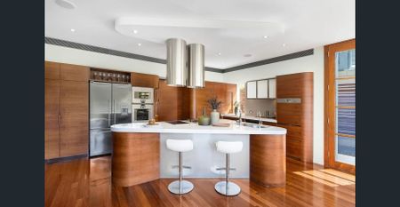 Art Deco Masterpiece, Idyllic Waterfront Reserve, Seclusion & Harmony - Photo 5