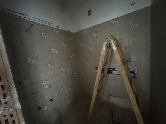 Komplettsanierung!!! 2 Zimmer Genossenschaftswohnung mit Balkon! - Photo 1