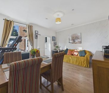 3 bedroom semi-detached house to rent - Photo 4