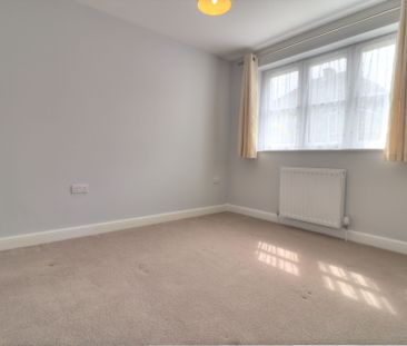 3 bedroom mid terraced house to rent - Photo 3