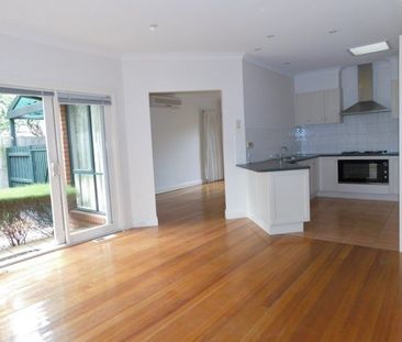 2/24 Ormond Road, Eaglemont - Photo 3