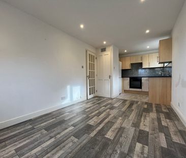 Markwell Wood, CM19, Harlow - Photo 2