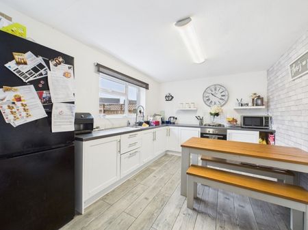 Carter Road, Cheltenham, GL51 - Photo 5