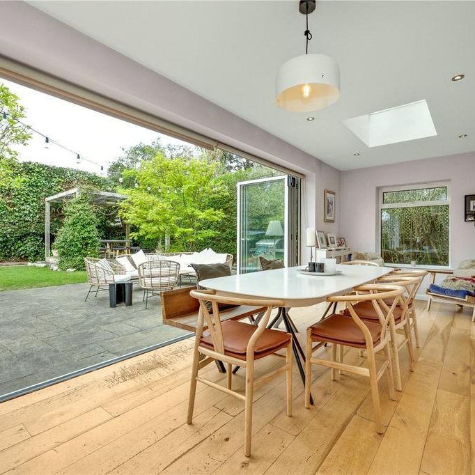 4 bedroom detached house to rent - Photo 1