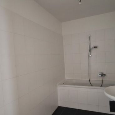 Entzückende 2-Zi-Wohnung mit Balkon im Zentrum - Foto 1