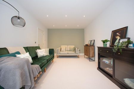 4 bedroom townhouse to rent - Photo 5