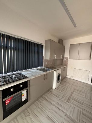 4 bedroom terraced house to rent - Photo 1