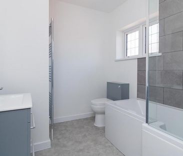 3 bedroom semi-detached house to rent - Photo 3