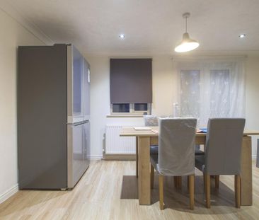 1 bedroom in a house share to rent - Photo 4