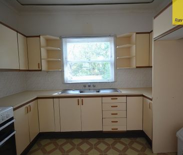 Comfortable Family Home - Photo 4