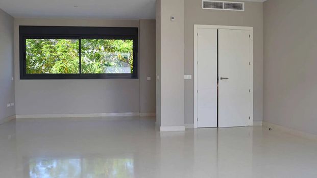 Casa adosada de alquiler en Calle de San Enrique de Ossó, 471, Encinar de los Reyes - Photo 1