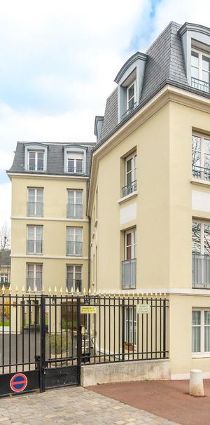 location Appartement T4 DE 90.25m² À ST GERMAIN EN LAYE - Photo 1