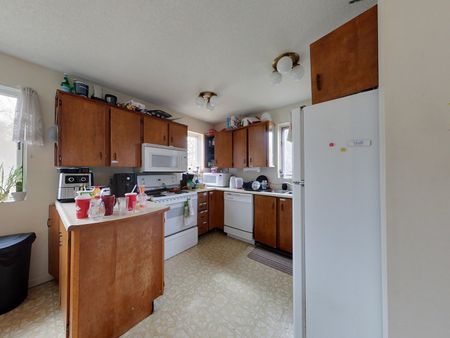 RM2-113 Calderwood Dr, Kingston, ON K7M 6L5 - Photo 5