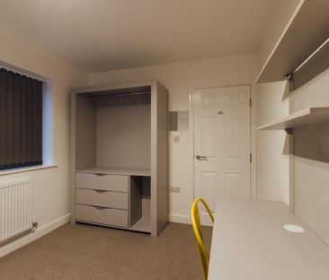 4 bedroom private hall to rent - Photo 4