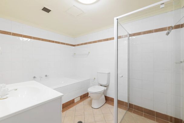 Light-Filled Elevated Apartment in the Heart of Hornsby with Parking & Resort Facilities - Photo 1