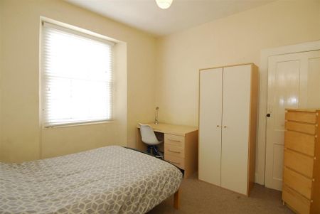 5 bedroom flat to rent - Photo 5